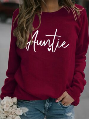 Loving Auntie Affectionate Script Sweatshirt - A Heartfelt Embrace