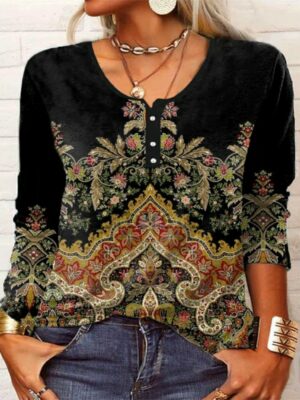 Vintage Elegance Floral and Geometric Patterned Black Sweatshirt